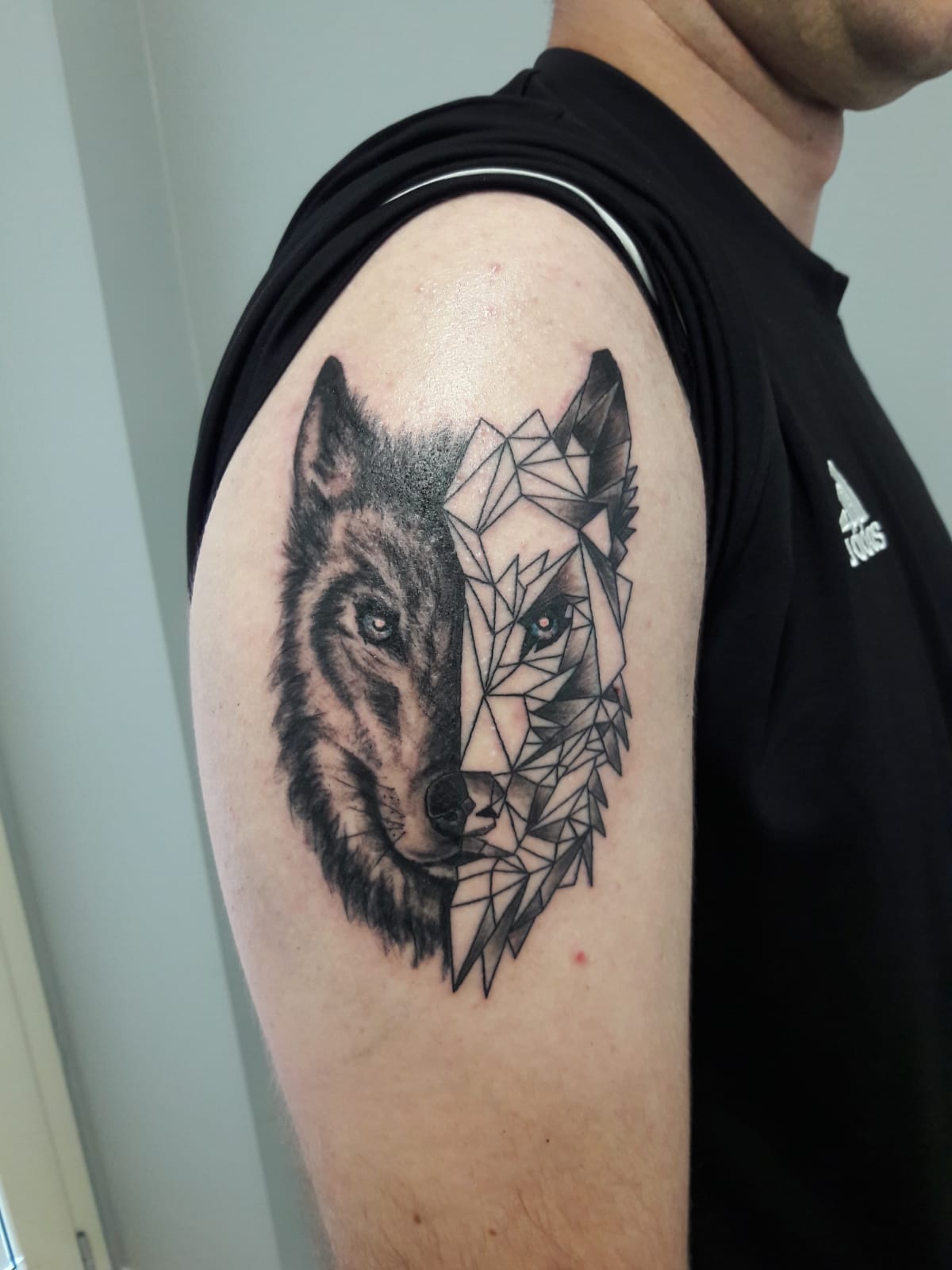Tatuaggio neo-tradizionale Suburbia Tattoo Stezzano